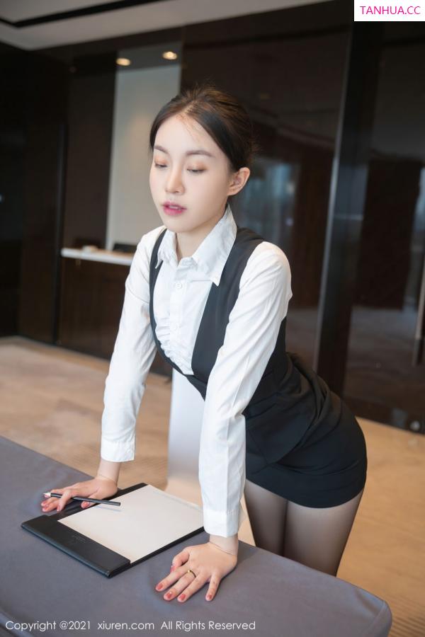 一颗甜蛋黄a  [XiuRen]高清写真图 2021.10.19 No.4083 一颗甜蛋黄a第2张图片